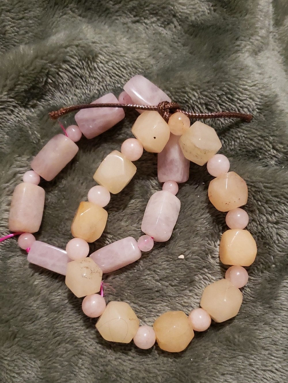 Handcrafted Pink and Cream Stone Bead Stretch Bracelet – Unbranded
